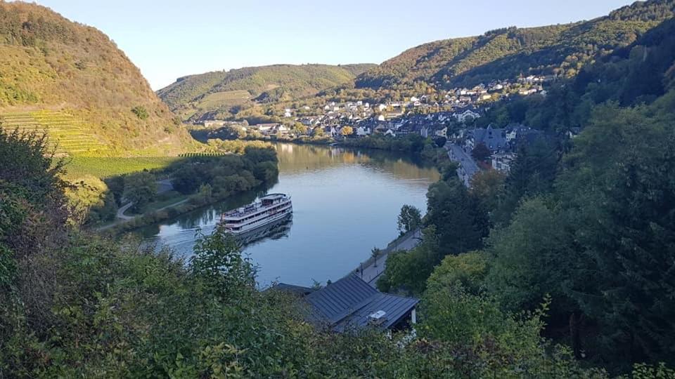 Gast Und Weinhof Beim Schneemann Hotel Valwig Exterior foto